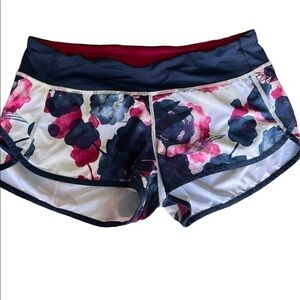 Lululemon short size 6